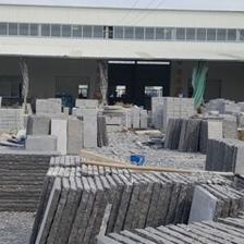 青石仿古石凳加工现场 传统技艺与自然之美的完美融合